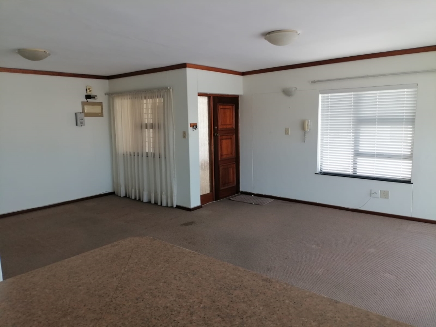 To Let 3 Bedroom Property for Rent in Strand Central Western Cape